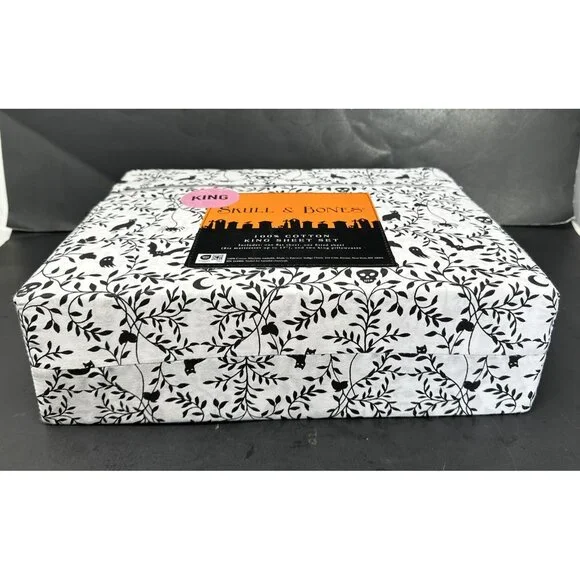 SKULL & BONES Cotton KING SHEET SET Skulls Spiders Bats Cat Ghosts Moons NIB NEW - Picture 7 of 7